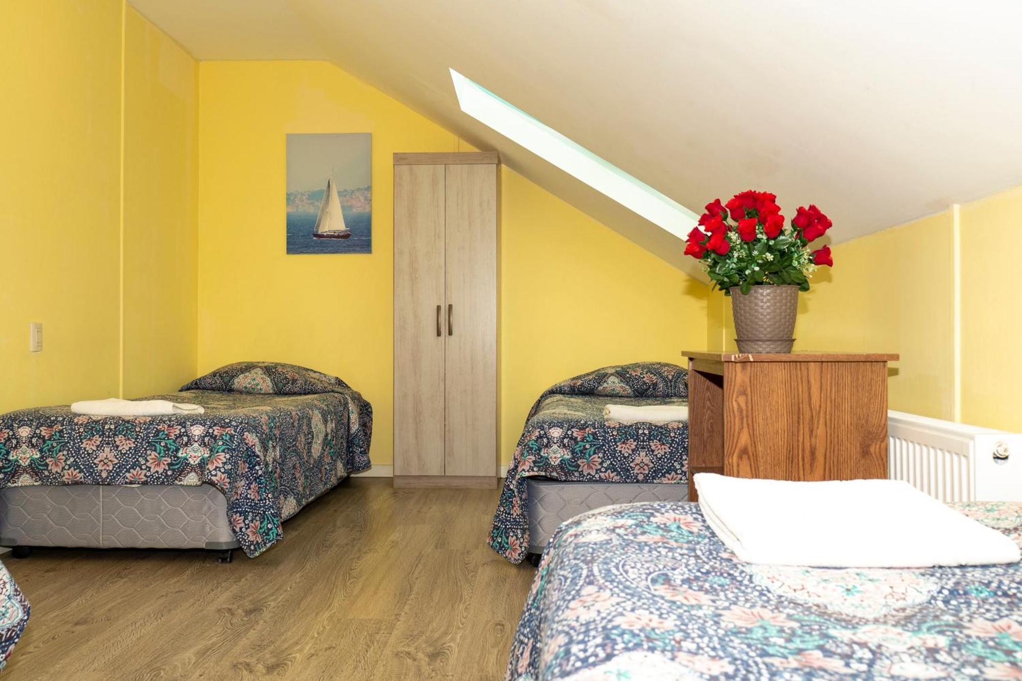 Hostal Del Tuto Punta Arenas Exterior photo